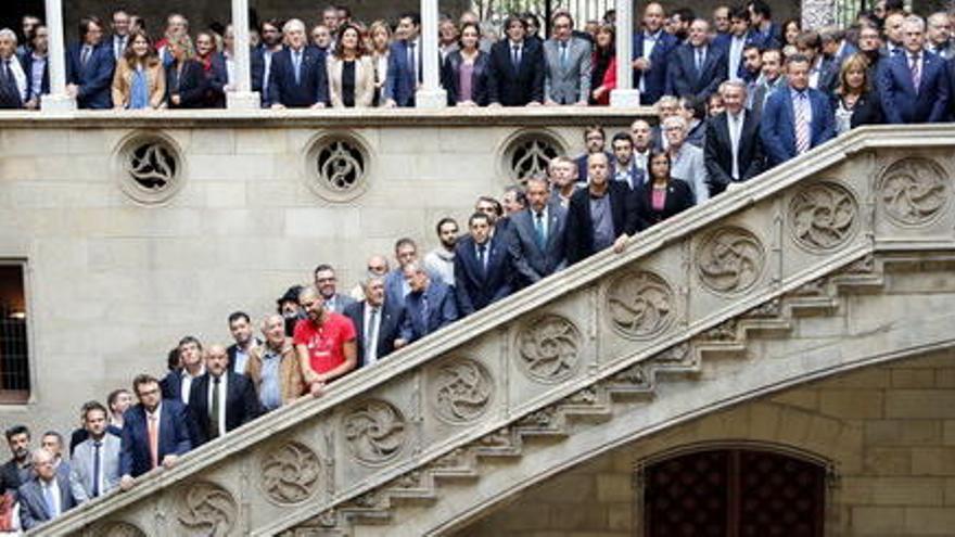 Foto de família dels assistents amb el President Carles Puigdemont.