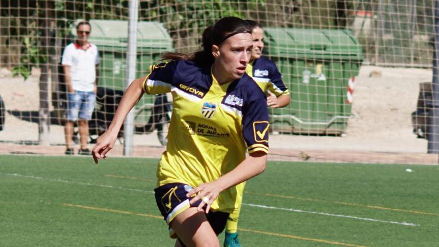 Eva Navarro, con la camiseta del SPA Alicante