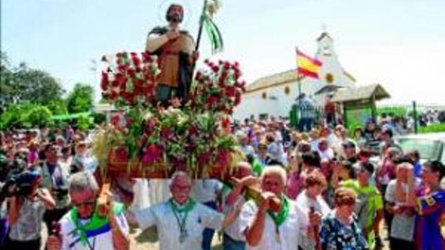 Los pacenses arropan a San Isidro en su día grande