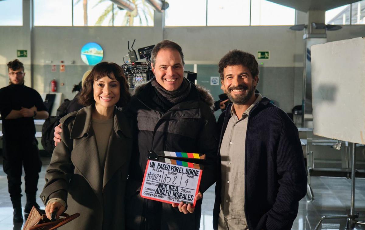 Los intérpretes Natalia Verbeke y Rodolfo Sancho en Mallorca con el director, Nick Igea. | FILMAX