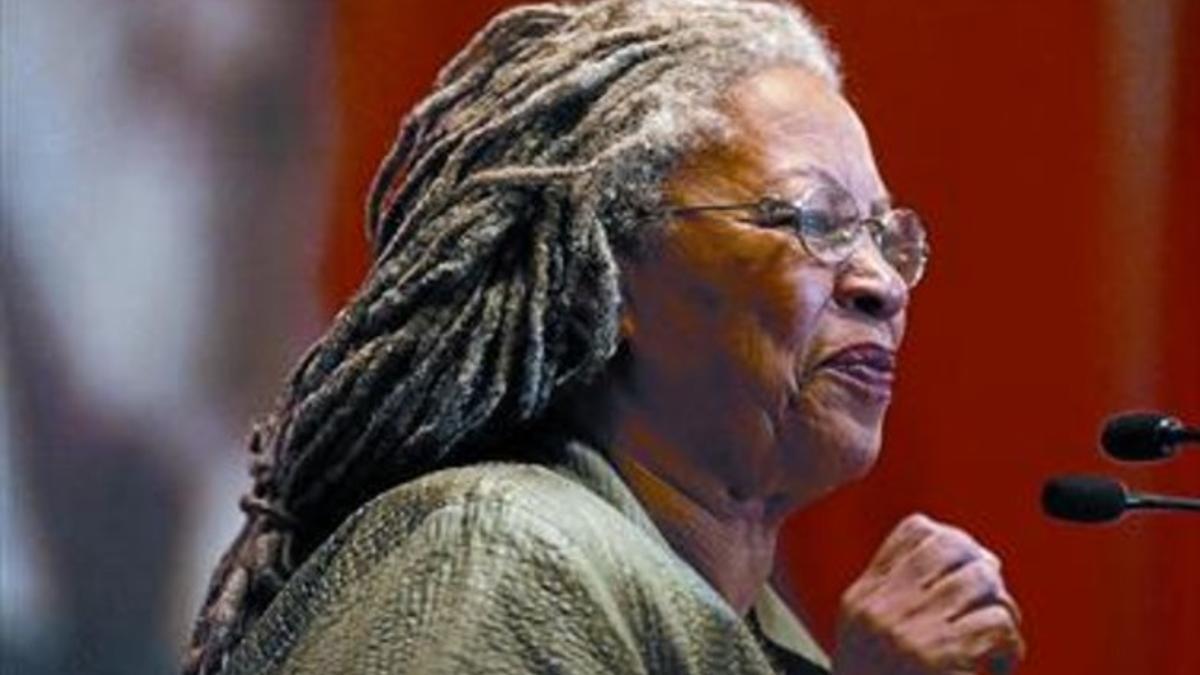 La premio nobel norteamericana Toni Morrison, en la feria del libro de Guadalajara (México), en el 2005.