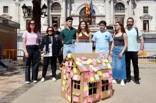 Los jóvenes de València firman un manifiesto por una vivienda digna