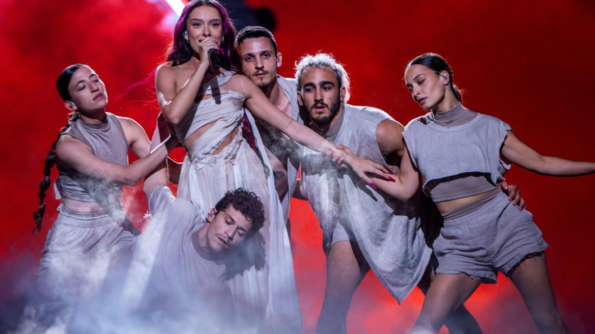 Eden Golan de Israel interpreta 'Hurricane' en semifinal 2 de Eurovisión 2024