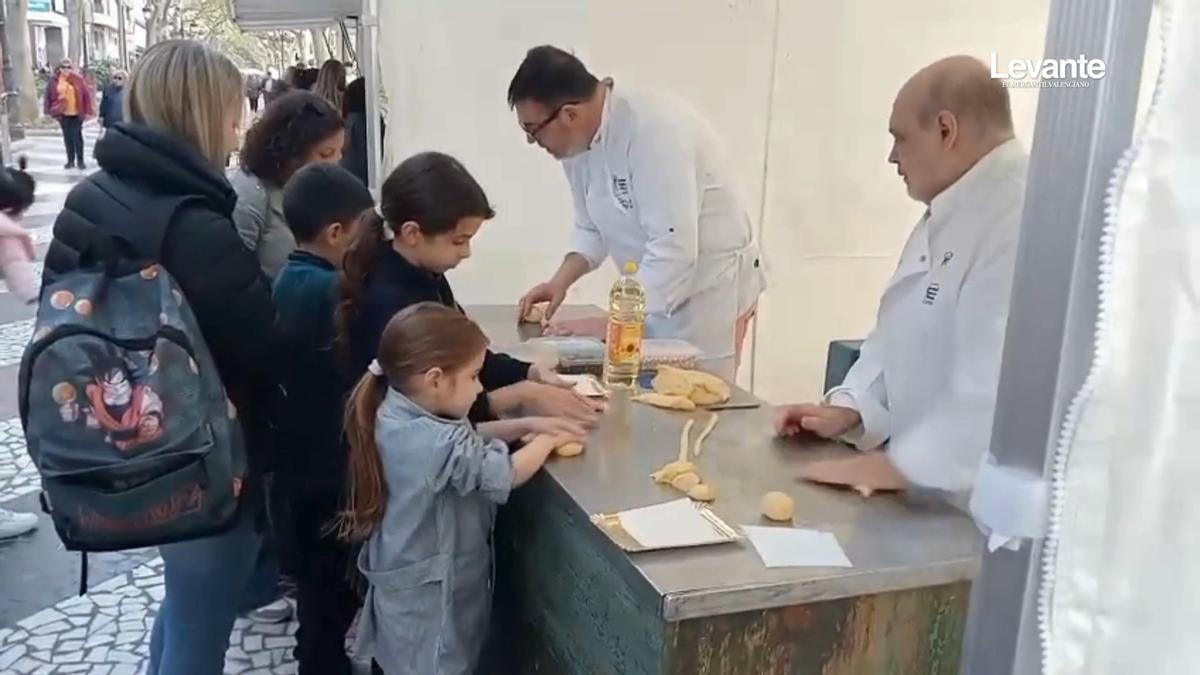 Gandia saca a la calle sus monas y panous con talleres para todos