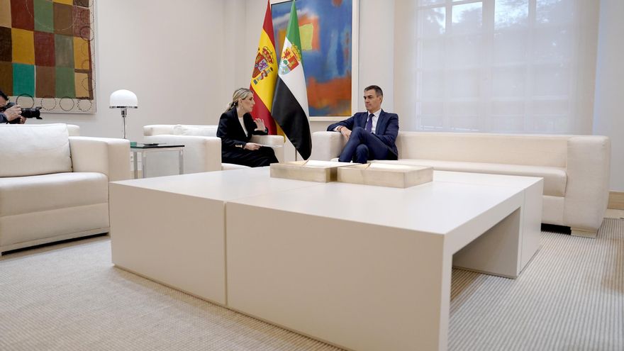 Las reuniones de Pedro Sánchez en Moncloa con Marga Prohens y María Guardiola, en imágenes