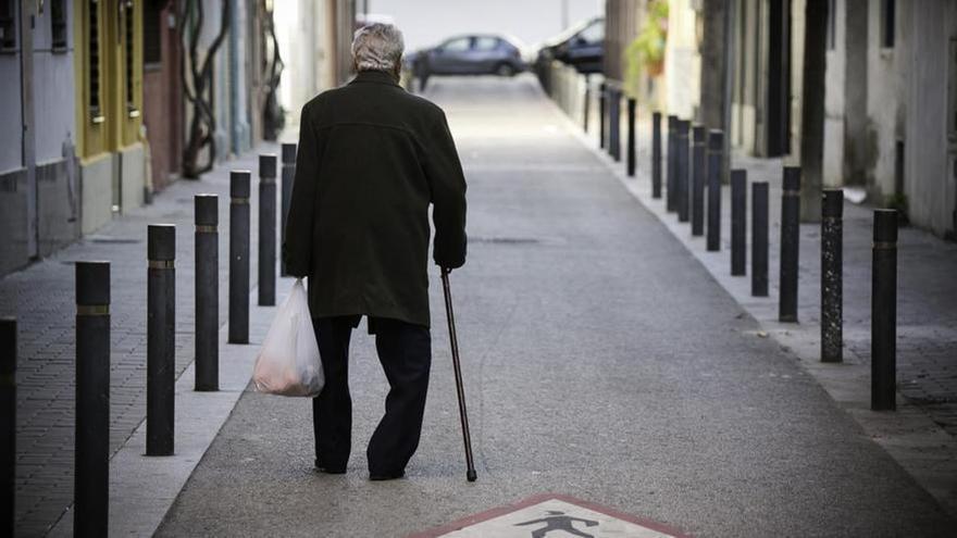 L’OCU avisa: aquests bancs comencen a cobrar 100 euros als jubilats