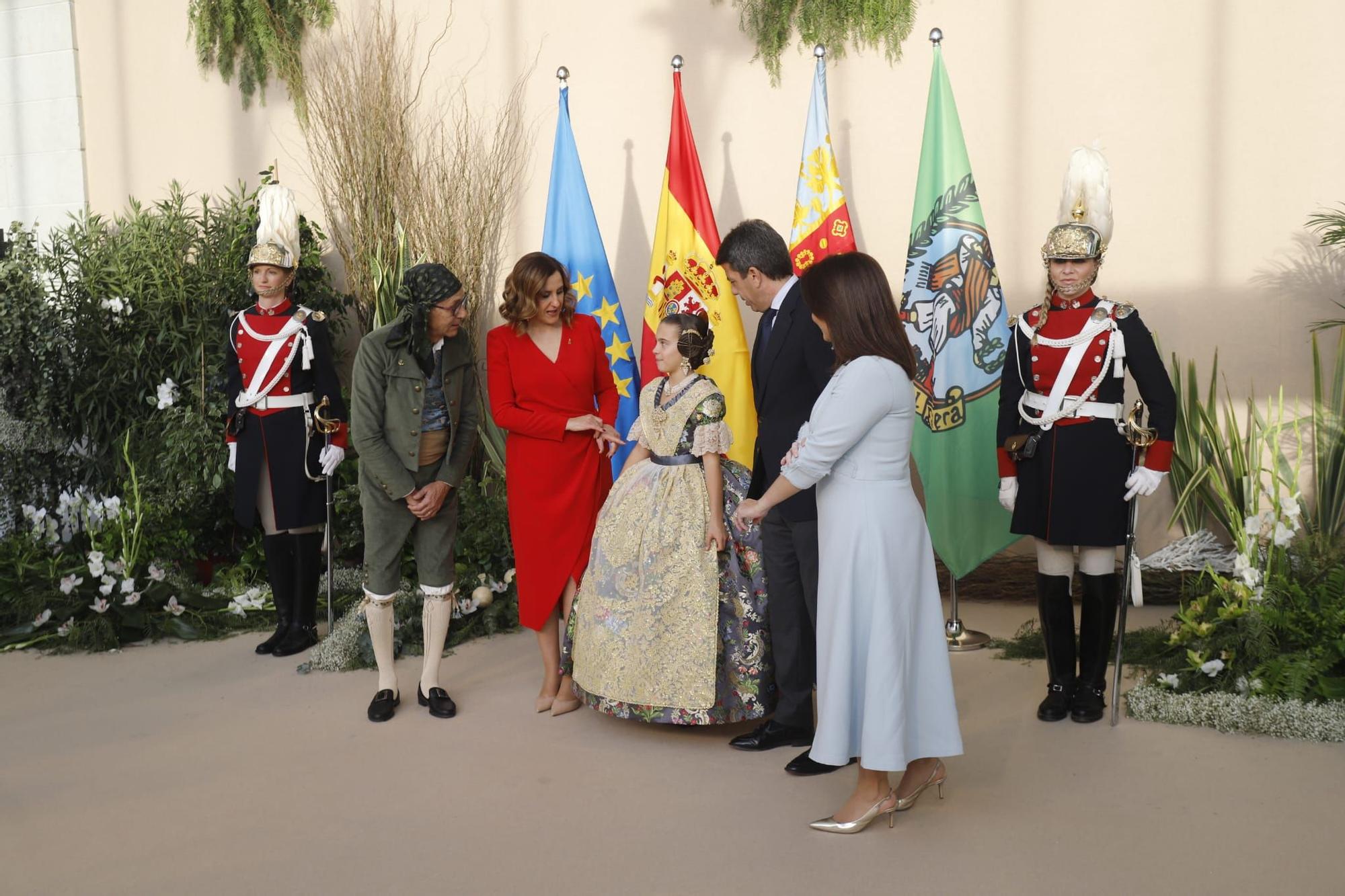 El Palau recibe a Marina García y las autoridades en la exaltación infantil