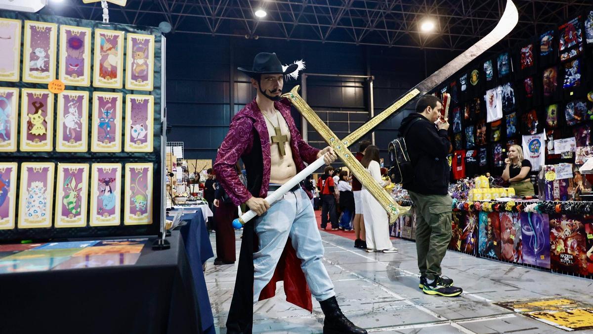 CometCon の様子、ルイス・アダロ見本市会場での初日の様子