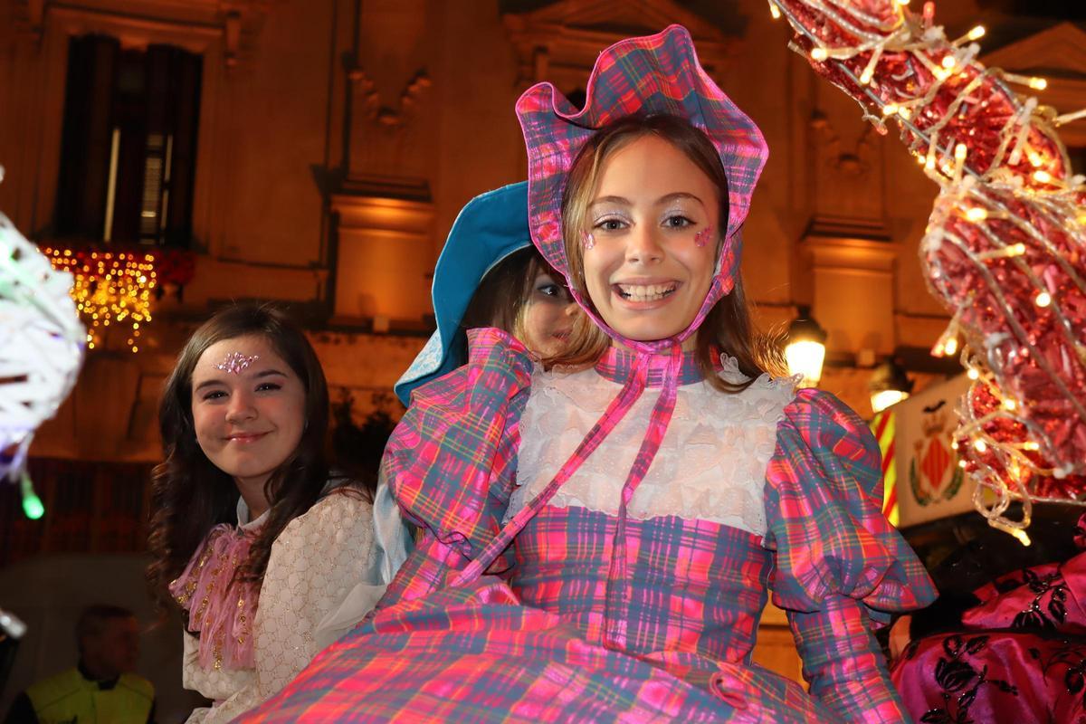 Vuelta a casa de Laura, Paula y las falleras 2023