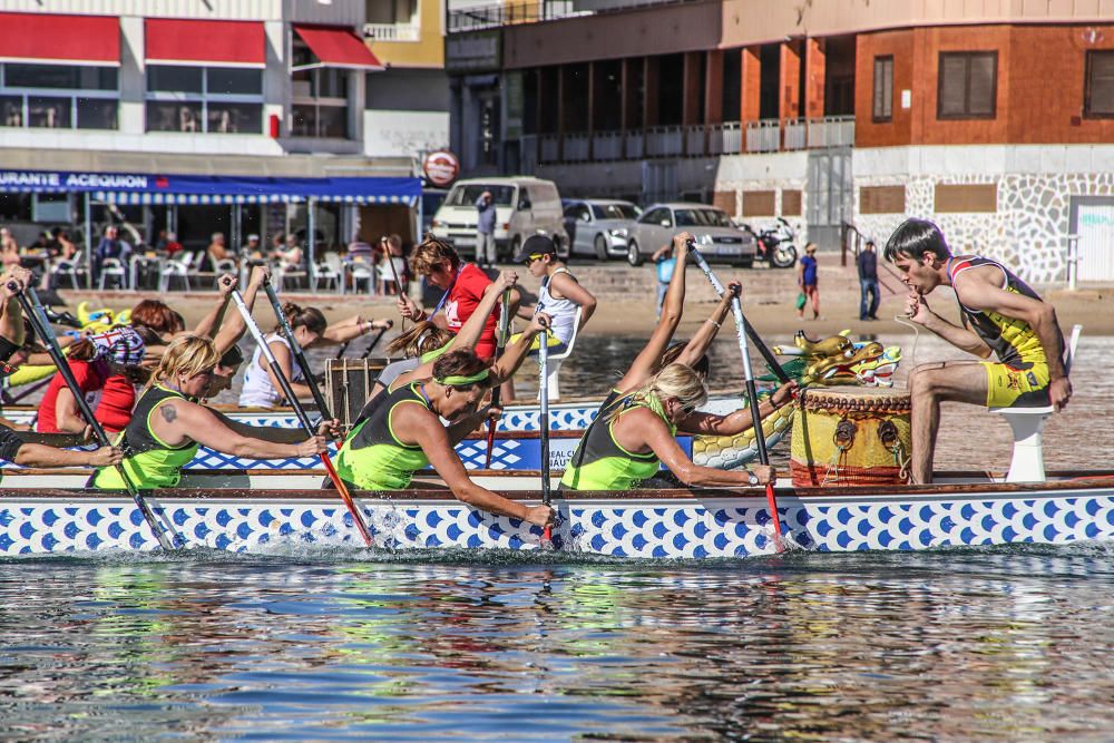 Lo dragones toman la bahía de Torrevieja