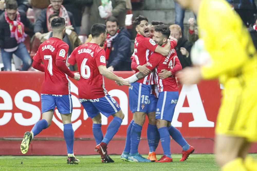 El partido entre el Sporting y el Osasuna, en imágenes