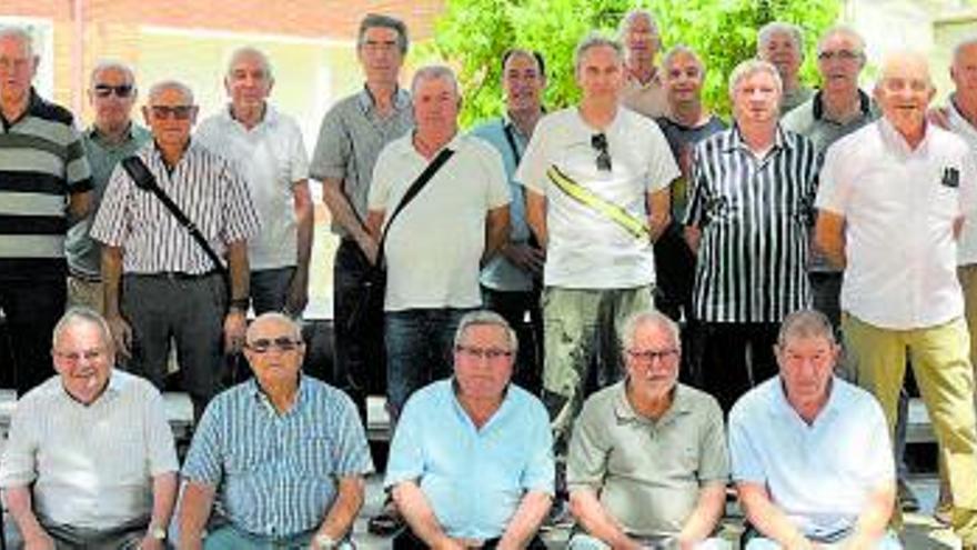 Trobada d’exalumnes de l’escola Sagrat Cor de Valls de Torroella amb el mestre Puy, de 98 anys