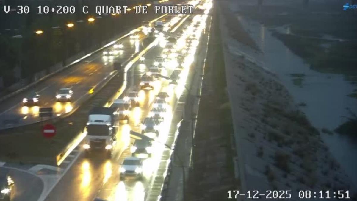 Atascos en la V-30.