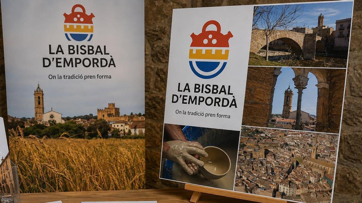 Cartells amb la nova imatge turística.