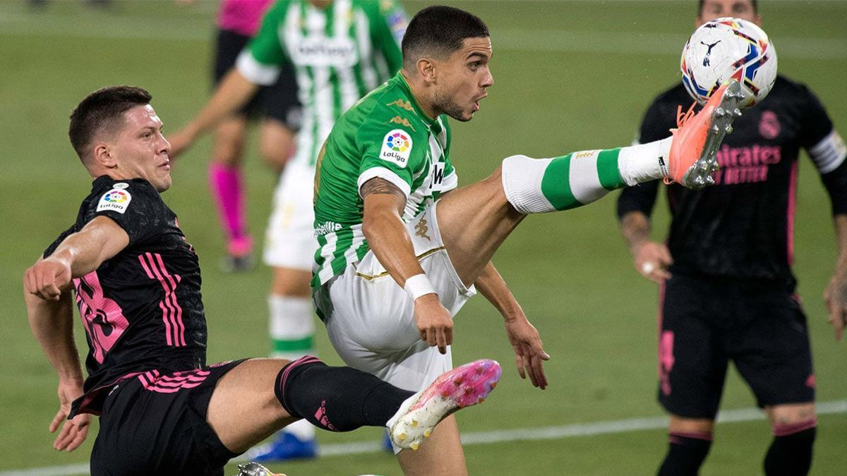 Bartra alcanza los 100 partidos con el Betis