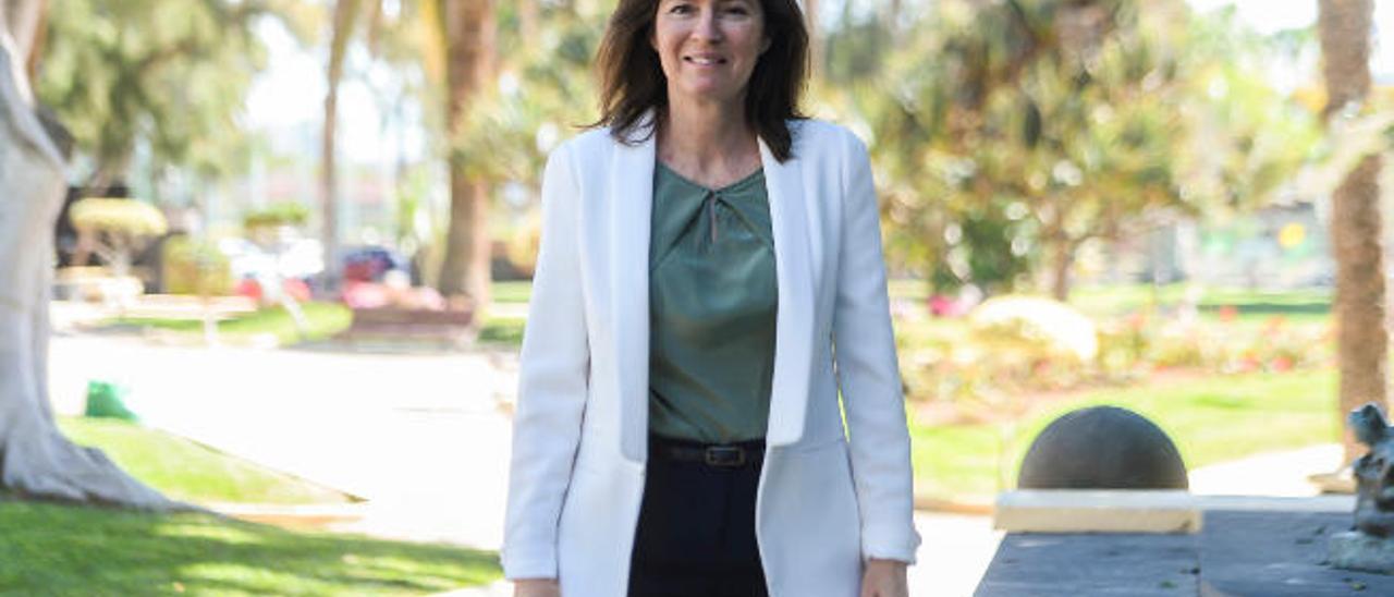 Cristina de Parias, en los jardines anexos al Hotel Santa Catalina de Las Palmas de Gran Canaria.