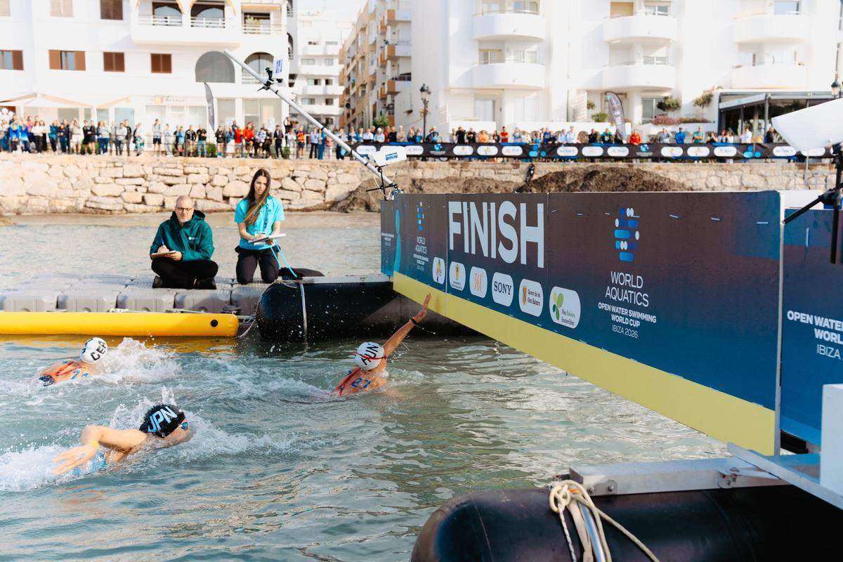 Imágenes del knockout sprint de la Copa del Mundo de aguas abiertas en Santa Eulària Imágenes del knockout sprint de la Copa del Mundo de aguas abiertas en Santa Eulària