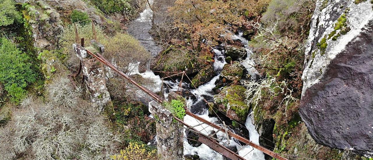 Foto aérea del barranco y el acueducto de Pina, cerca de la nueva ruta de senderismo.