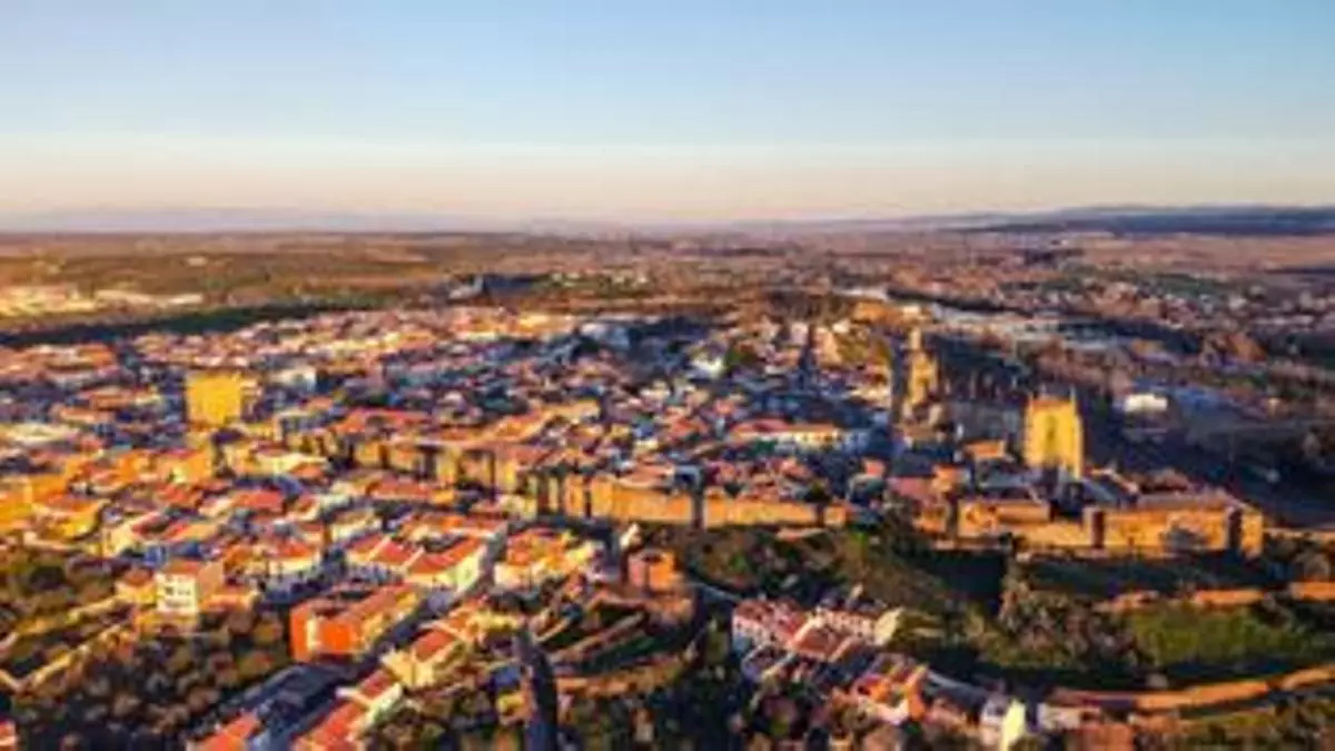 Coria: Historia, patrimonio, cultura, tradición y turismo…