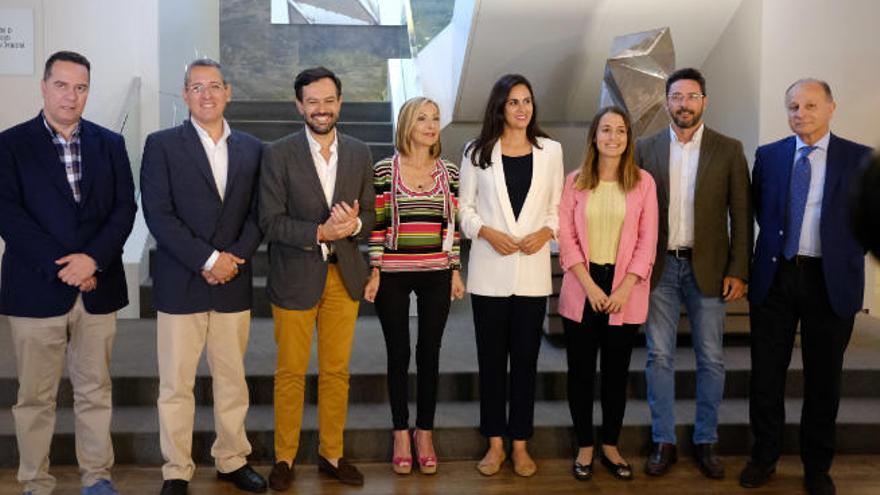 El Comité Negociador del Partido Popular de Canarias el lunes pasado con una representación de Ciudadanos.