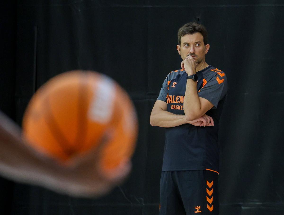 Valencia VLC SPD primer entrenamiento del Valencia Basket con Xavi Albert
