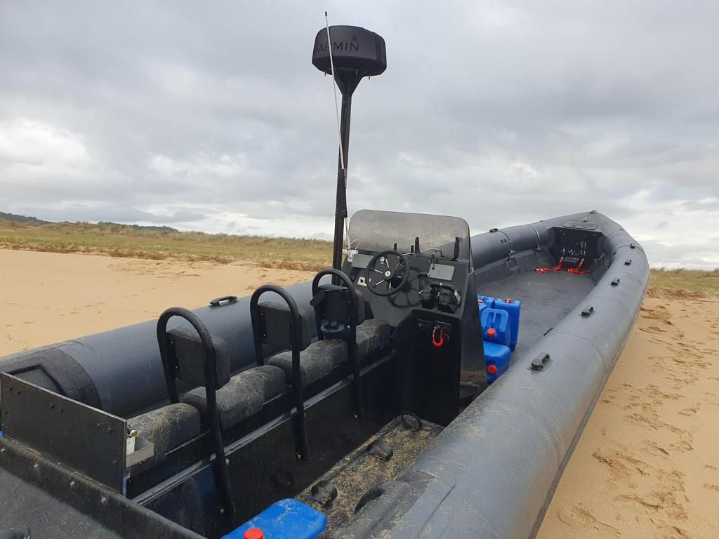 Planeadoras abandonadas en playas del Barbanza