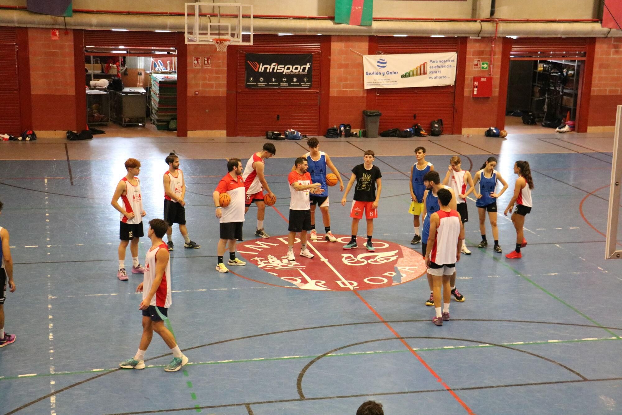 El campus de baloncesto Alley Oop en imágenes