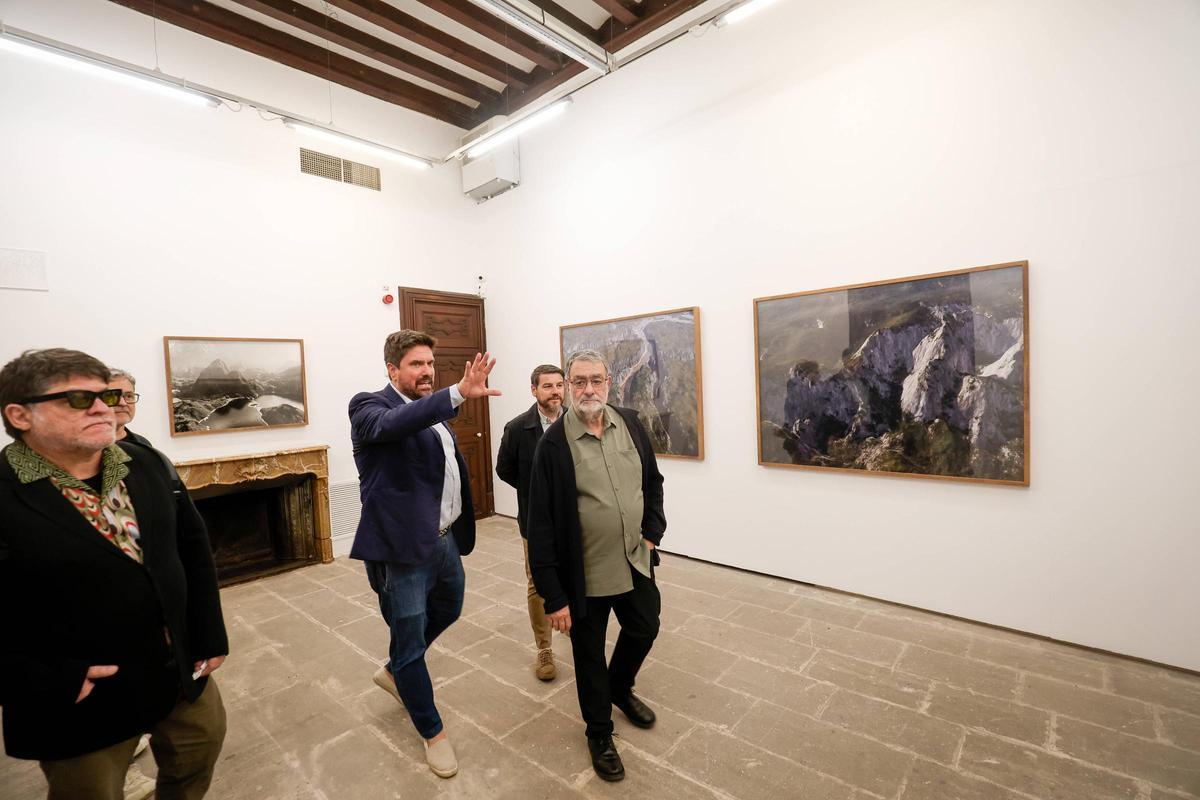 Fontcuberta, en un momento de la presentación que ha realizado en el Solleric acompañado de las autoridades