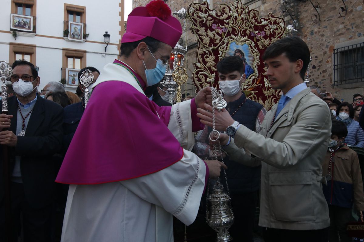 El obispo en la Sagrada Cena.