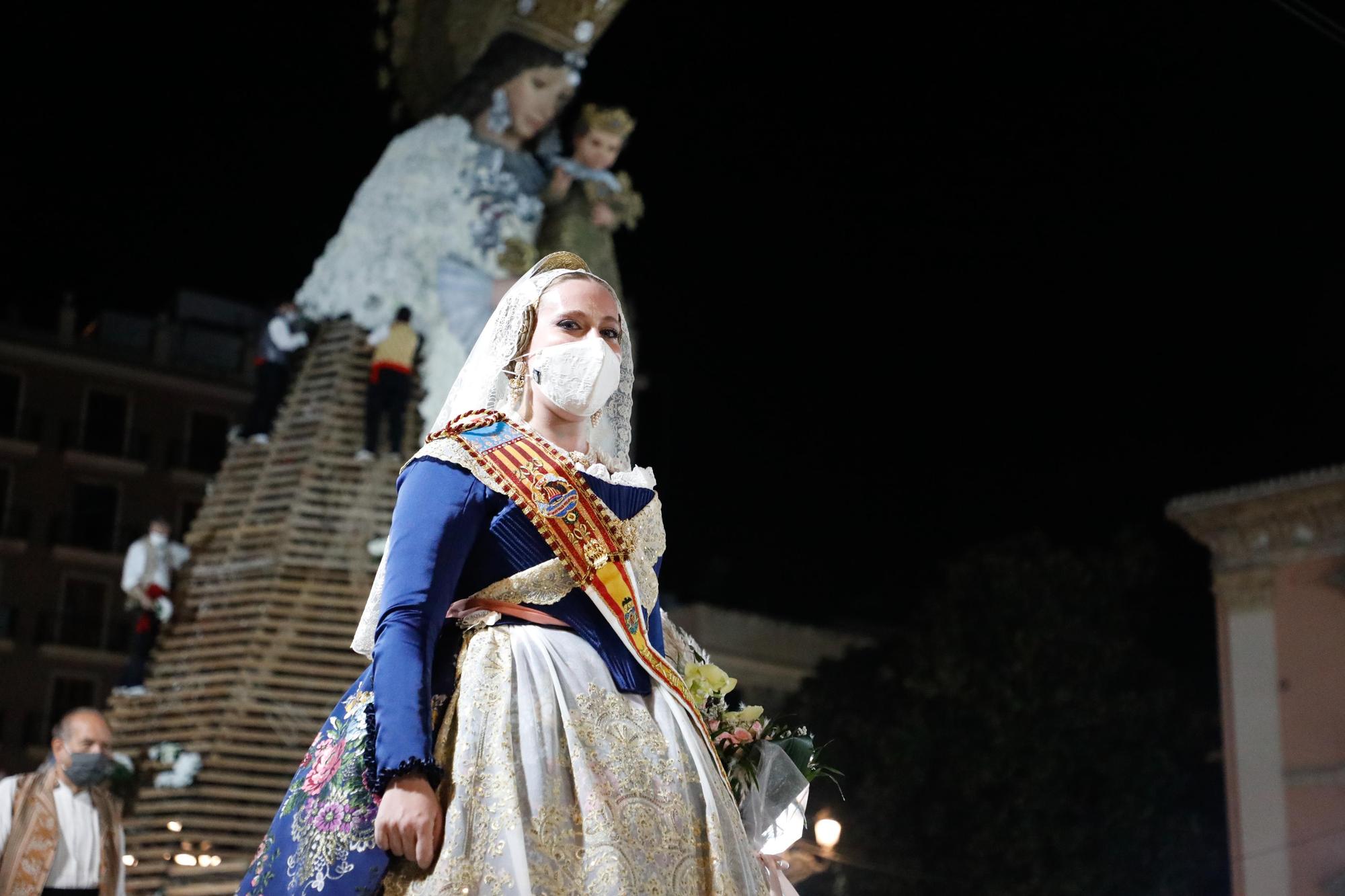 Búscate en el primer día de la ofrenda por la Calle Caballeros de las 21:00 a las 22:00