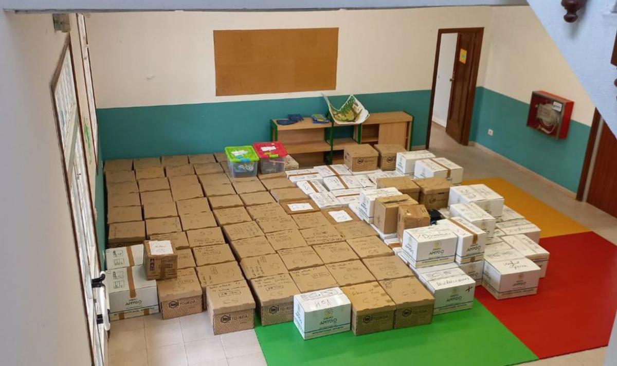 Bueu cierra la biblioteca Torrente Ballester y traslada 5.000 libros al Centro Social do Mar