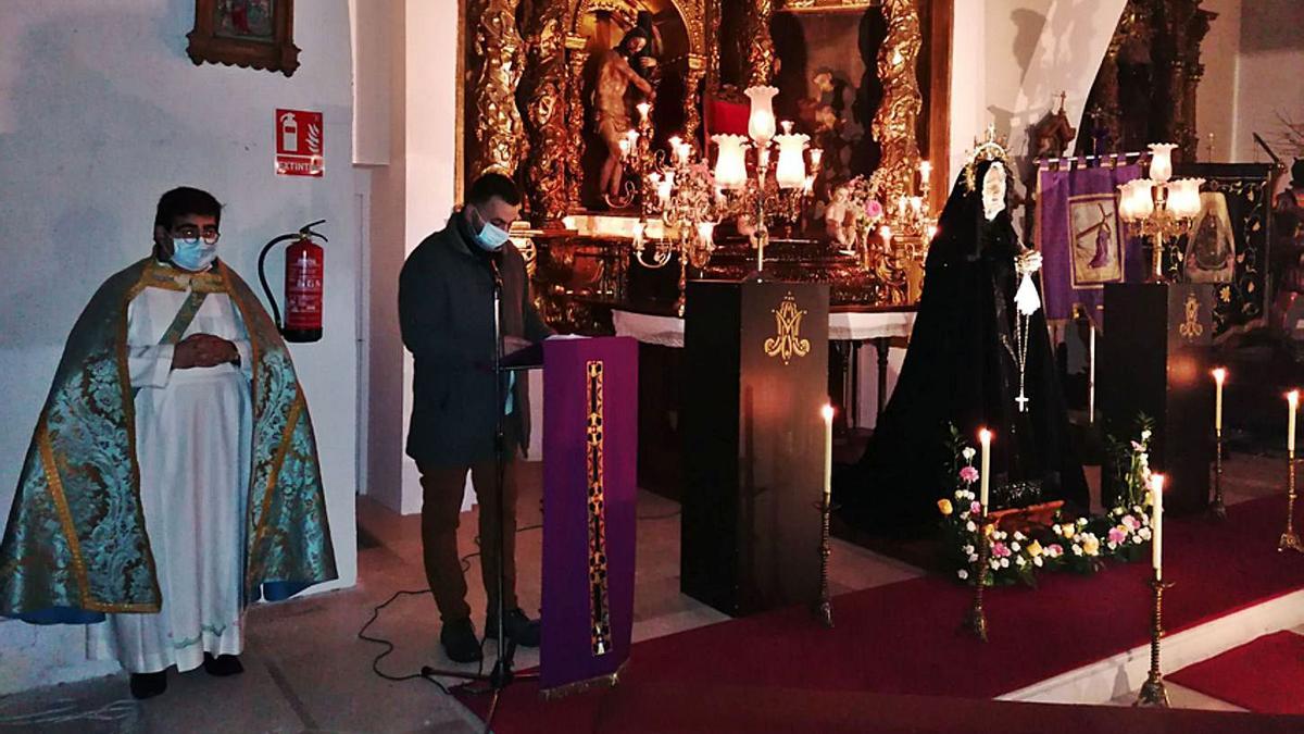 El Besamanos a    la Virgen de la Soledad más solidario en Toro