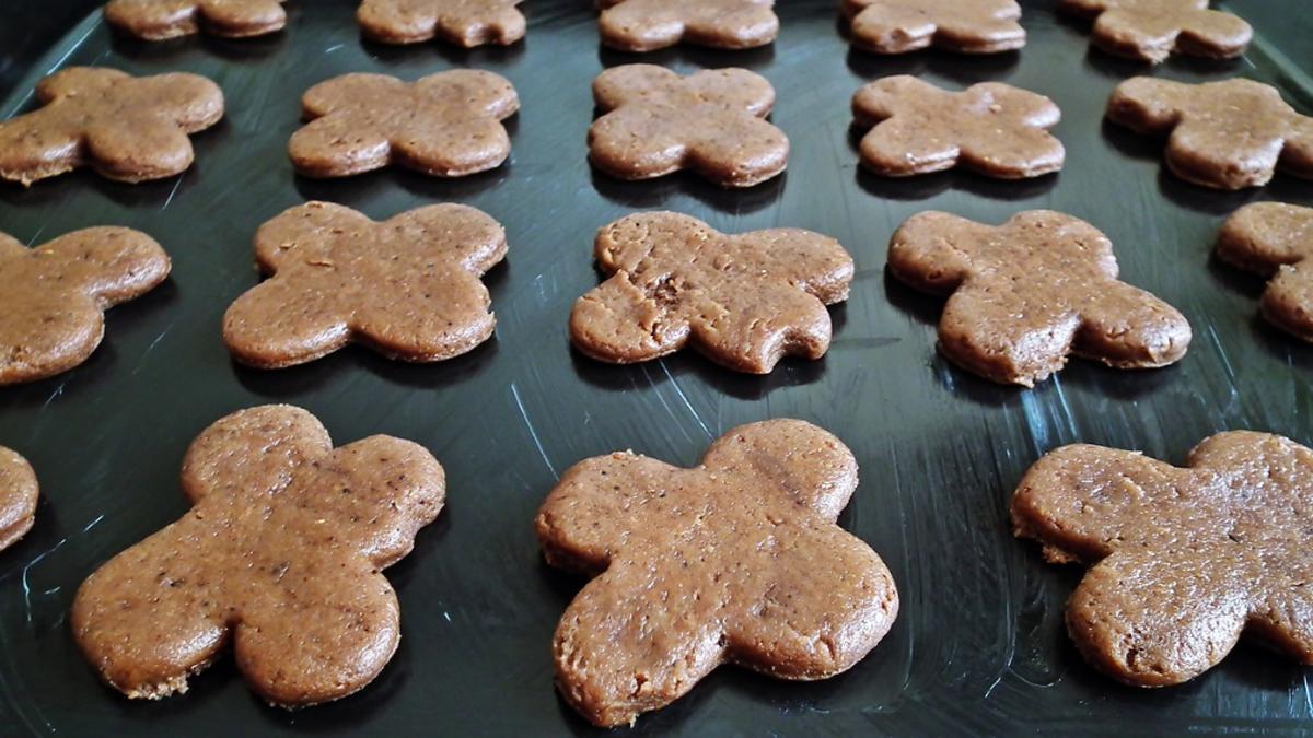 Gingerbread cookies don't usually leave much of a mess.