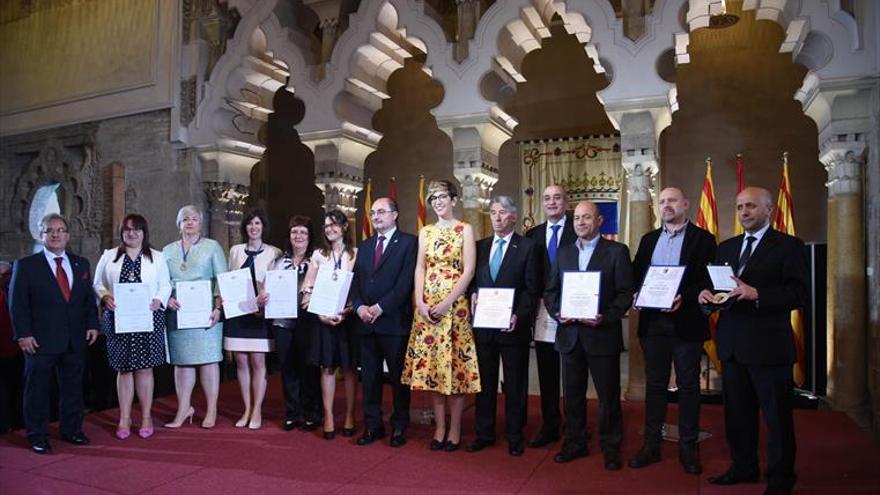 Lambán se vuelca con la unidad de España en el Día de Aragón