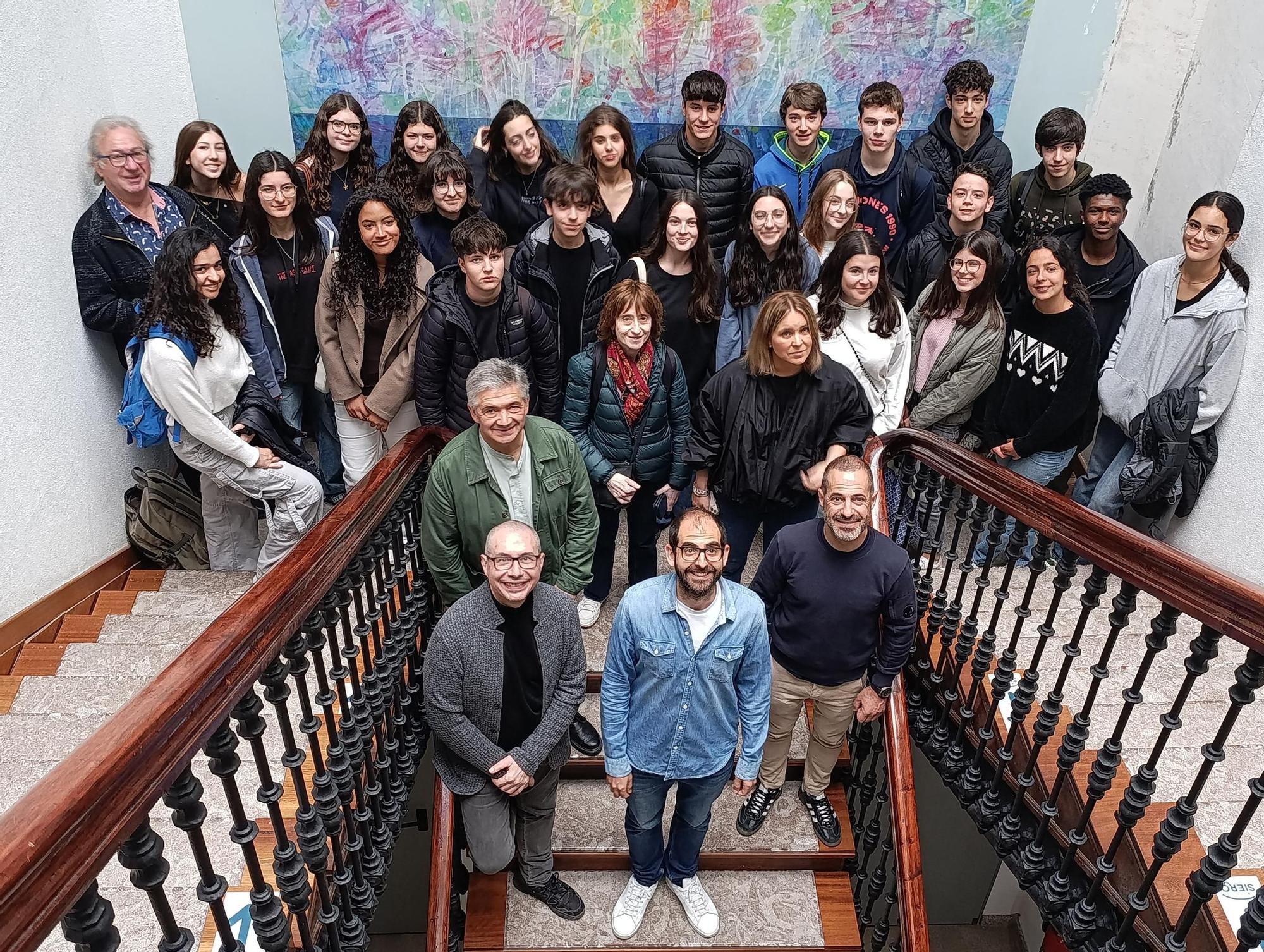 La visita de la Banda de Música del Conservatorio de Sabadell al Ayuntamiento de Siero, en imágenes