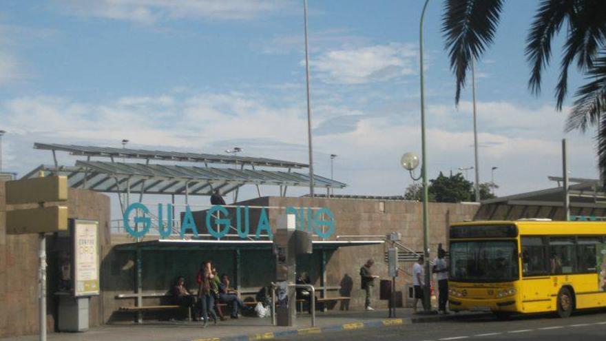 Denuncian inseguridad en las estaciones de guaguas de Gran Canaria tras la  agresión a un chófer - La Provincia