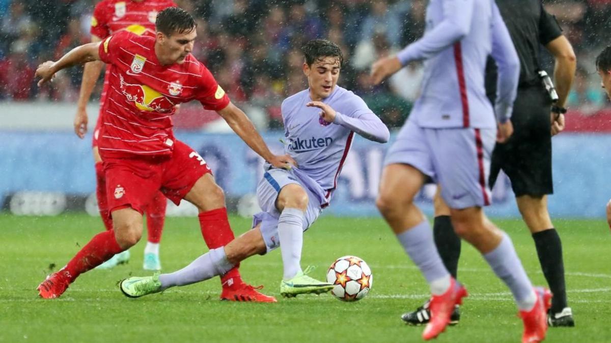 Pablo Páez, Gavi, durante el amistoso frente al Salzburgo.