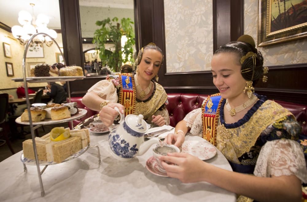 ¡Esto se acaba! Y tras el esfuerzo, los madrugones, el frío, la expectación... acabarán degustando un Afternoon Tea, una verdadera liturgia británica, con el dulce, el salado, la infusión...