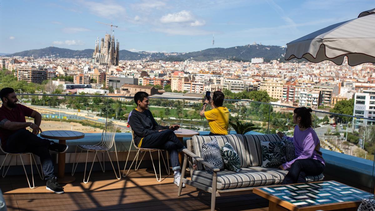 Una de las vistas de la azotea de The Hoxton, junto a Glòries.