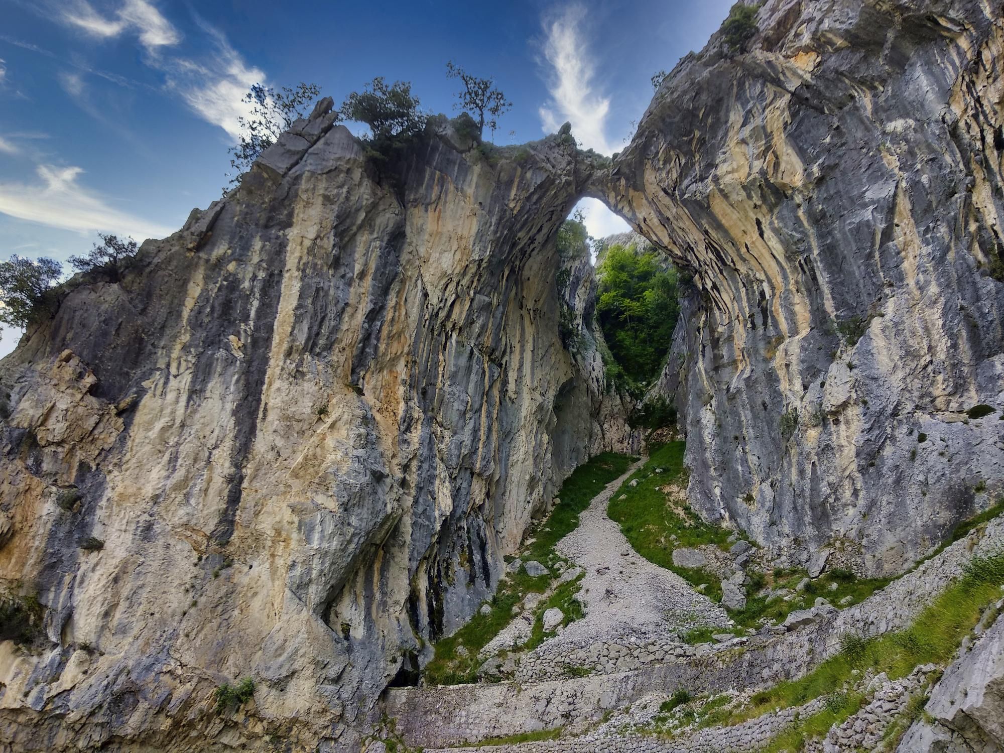 Un pueblo remoto de Asturias ubicado muy cerca de una de las rutas de senderismo más espectaculares de España