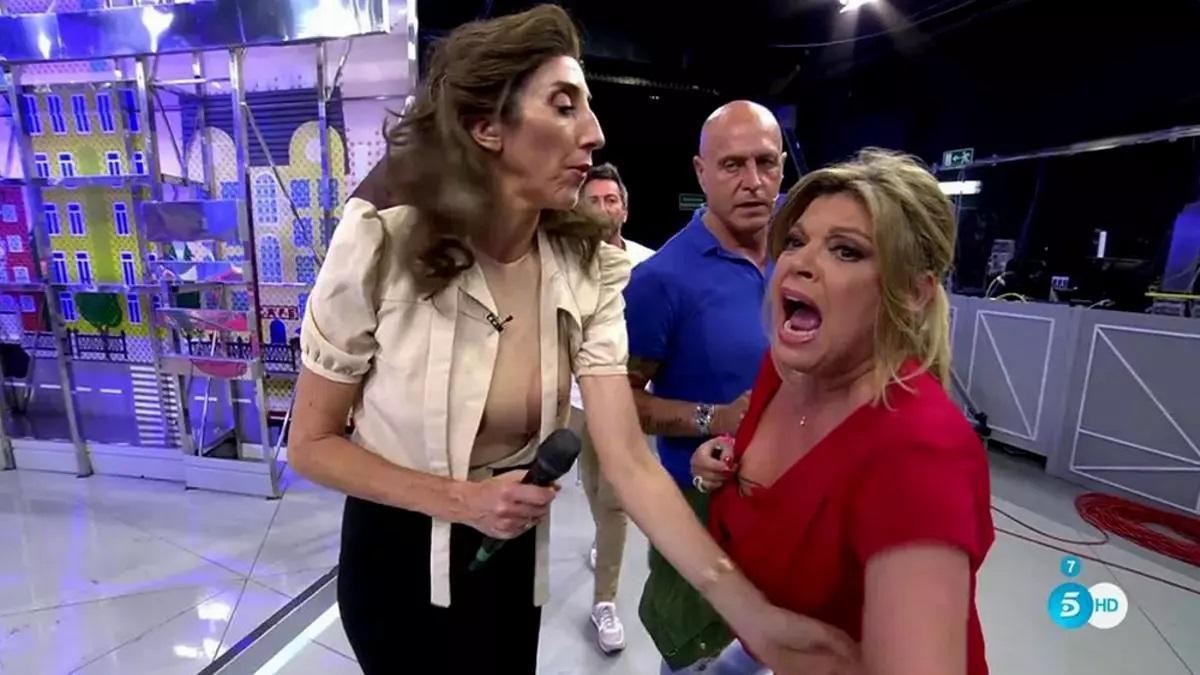 Paz Padilla, Kiko Matamoros y Terelu Campos en un momento de tensión en ’Sálvame’.