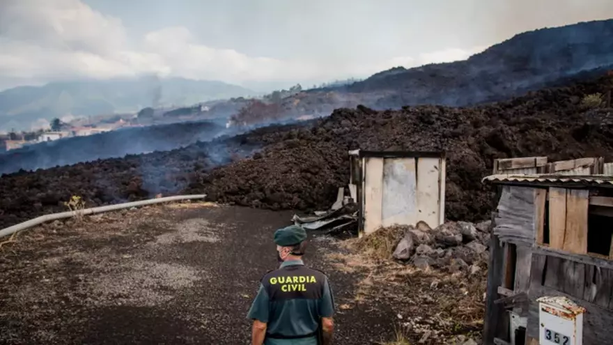 Efectivos de los equipos de Emergencias abandonan La Palma tras casi 100 días de trabajo