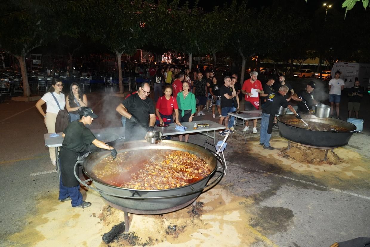 Galería: Les imatges del sopar de tombet de les penyes en les festes de Vila-real
