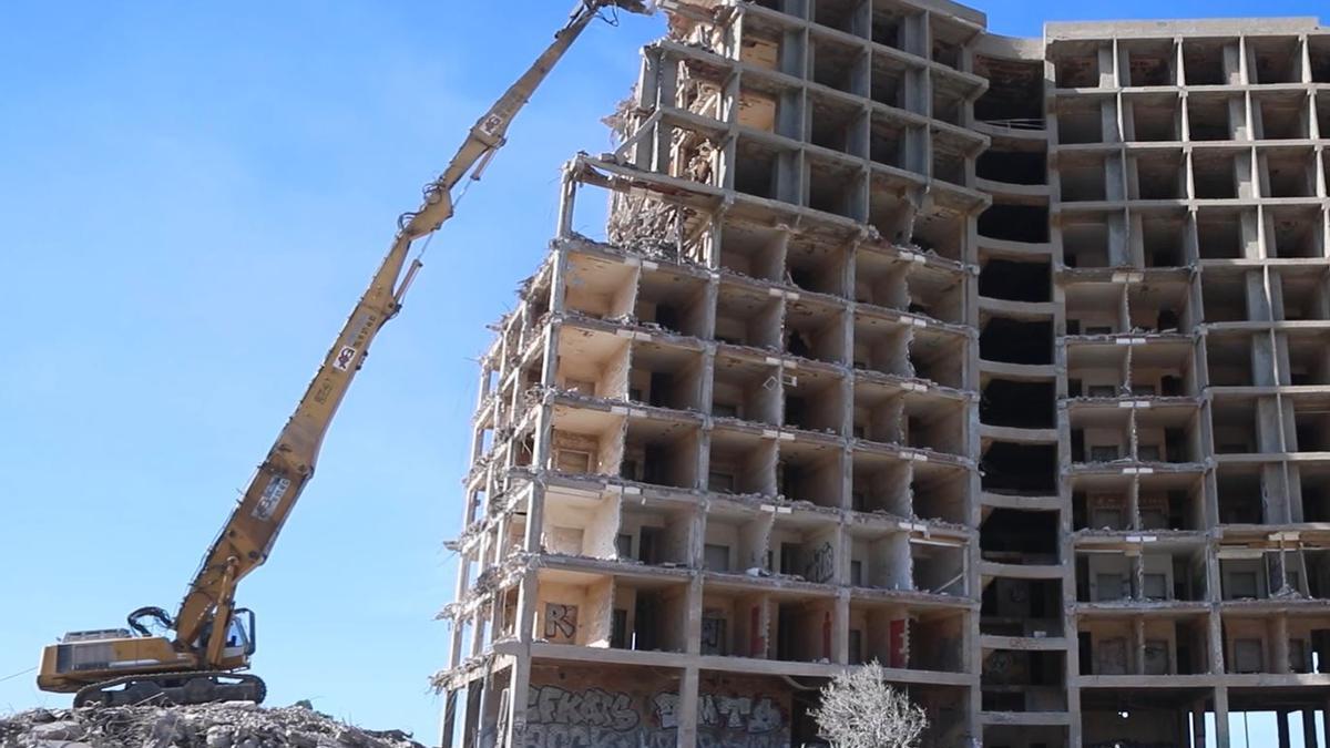 VÍDEO | Así está siendo la demolición del hotel Lagomar en La Manga