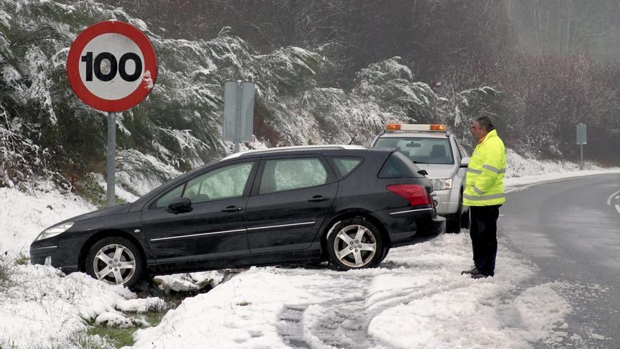 Quita el hielo de las lunas del coche con este raspador de hielo Michelin:  cuesta sólo 6,10 euros en