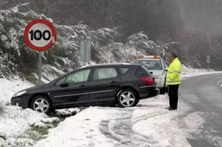 Ojo hielo: trucos para controlar el coche sobre el asfalto congelado