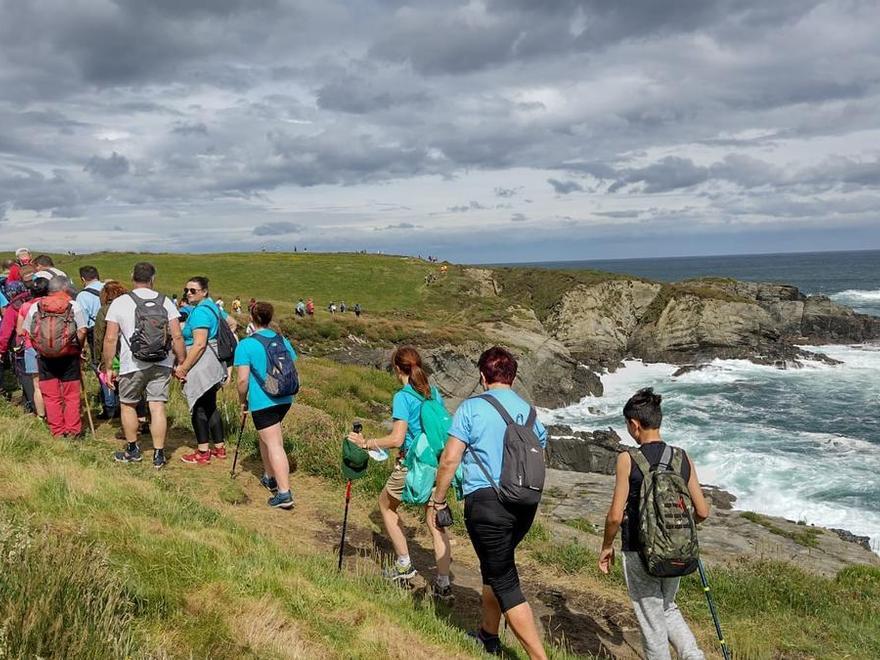 La Ruta de la Costa de Navia, una travesía de renombre internacional que aúna deporte, cultura y paisaje