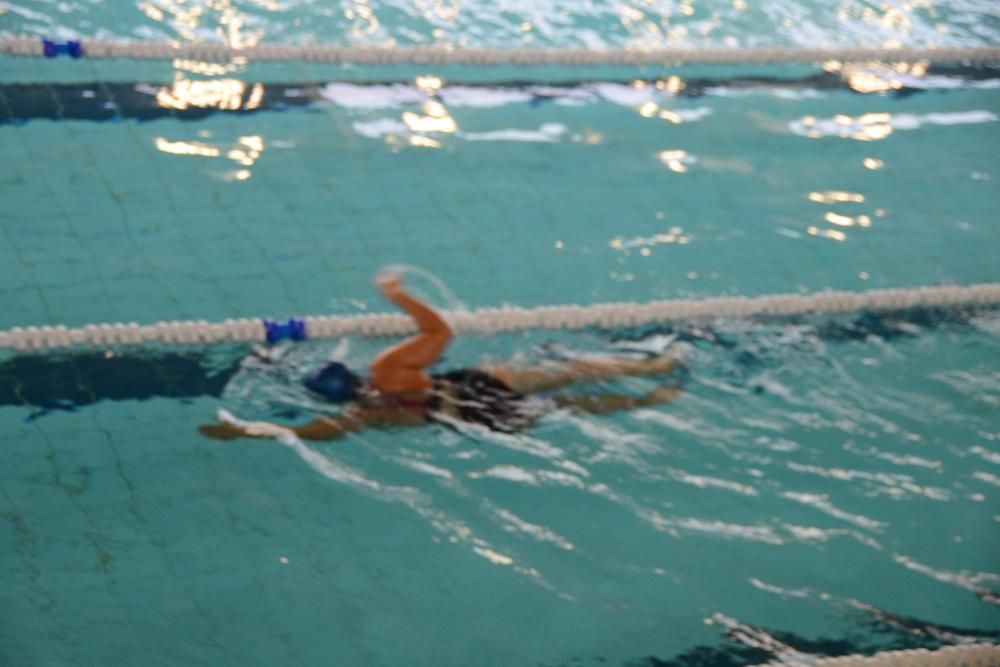 La piscina de Cangas reabre al público // G.Núñez