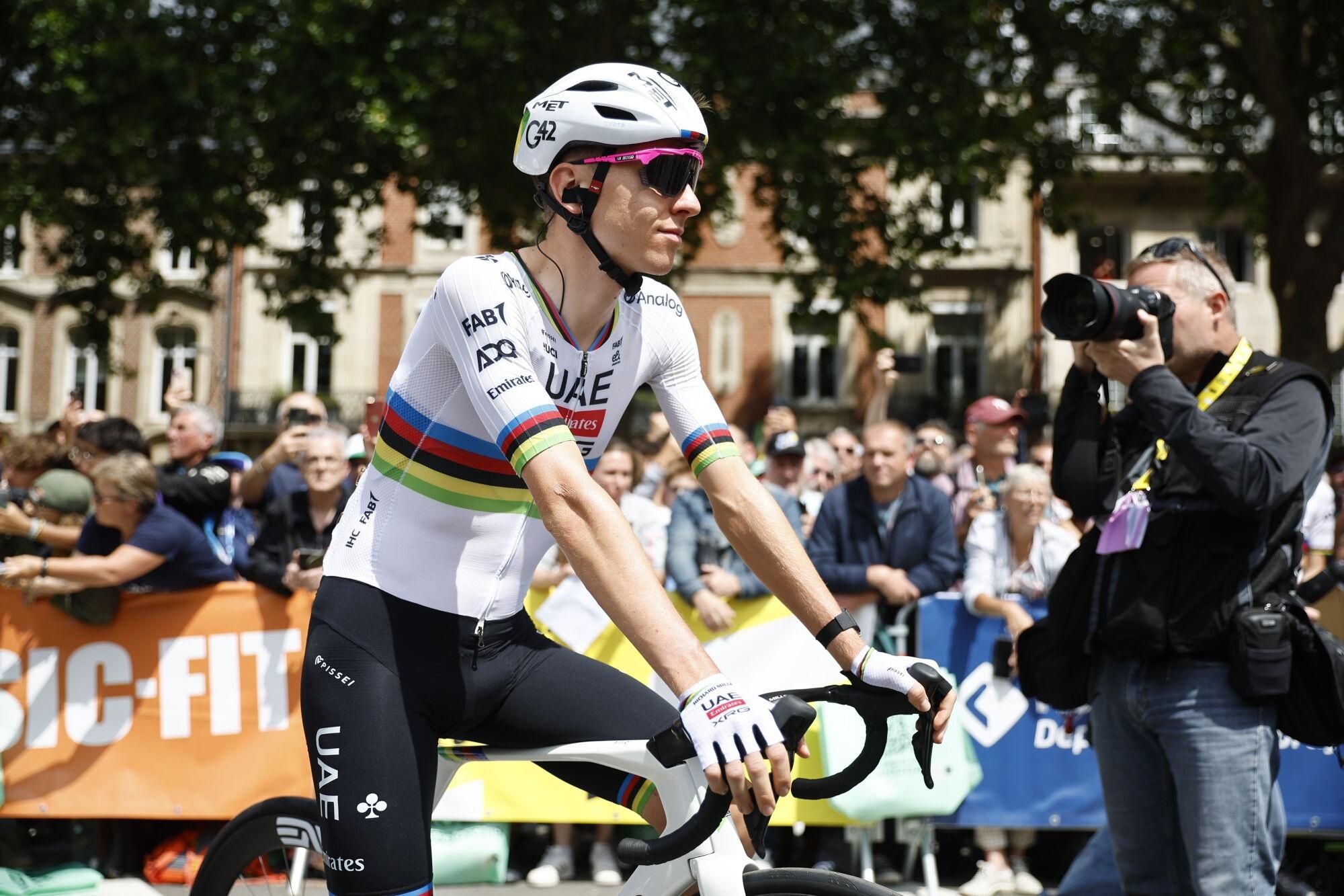 (France), 08/07/2025.- Slovenian rider Tadej Pogacar of UAE Team Emirates arrives at the presentation of the 4th stage of the Tour de France cycling race over 174.2km from Amiens to Rouen, France, 08 July 2025. (Ciclismo, Francia) EFE/EPA/MARTIN DIVISEK