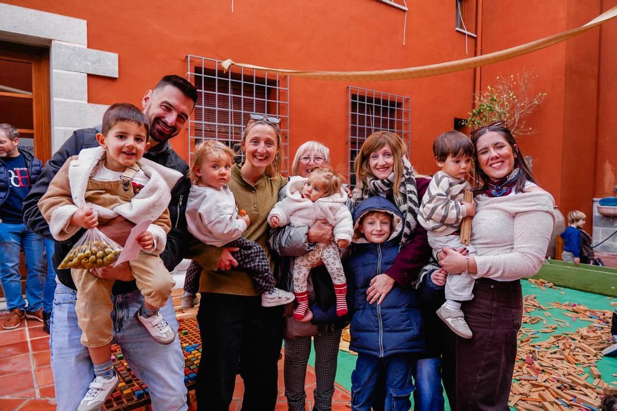 El Porrat de Sant Blai de Potries sempre és un èxit; El poble, de gom a gom